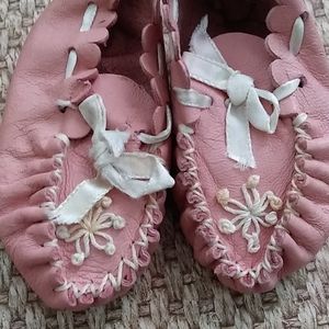 Vintage Leather Baby Moccasins Embroidered Ribbon